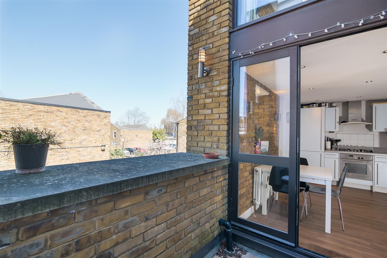 Kings Avenue, Clapham Laurent Residential